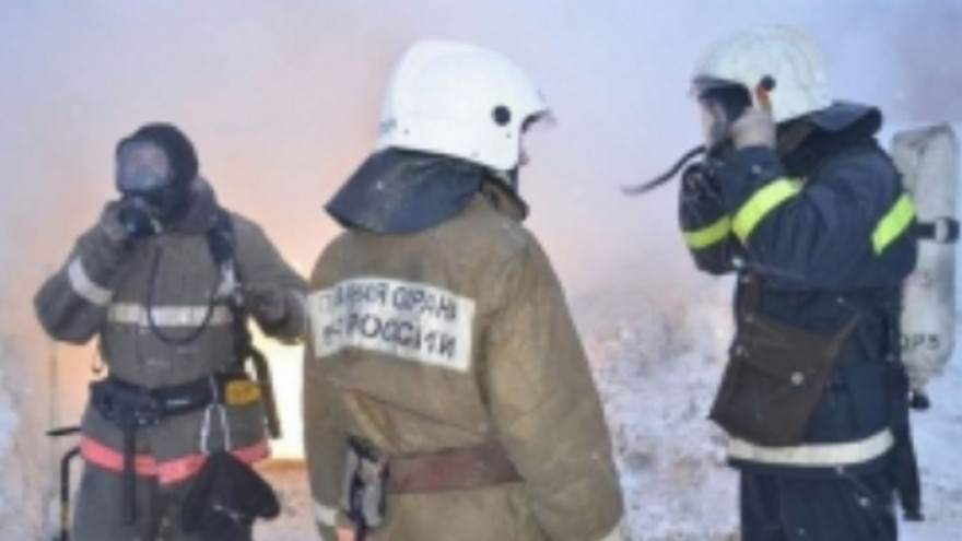 В Надыме загорелась одна из квартир 5-этажки, спасены два человека, в том числе ребенок
