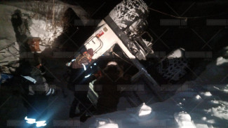 На Ямале вездеход «Трэкол», в котором находились 4 человека, упал с обрыва и перевернулся