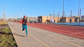 В Новом Уренгое обновили многофункциональную спортивную площадку «Виадук»