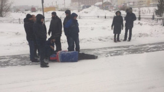 Отбросило на несколько метров вперед! В Новом Уренгое пешехода сбил автомобиль