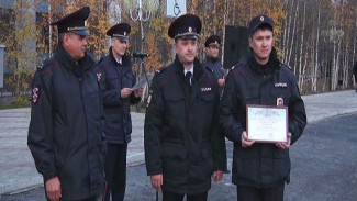 Торжественный марш и награды за службу: у муравленковских полицейских прошел гарнизонный развод