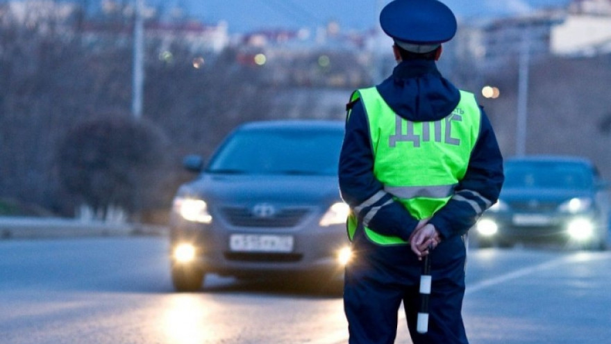 Суд назначил наказание ямальцу за попытку дать взятку инспектору ДПС