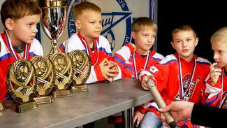 Сразились наравне с «Адмиралом»: какой трофей привезли школьники Надыма из Новосибирска?