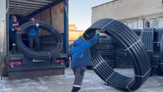 Ямал направил в Волноваху 10 километров новых труб для водоснабжения