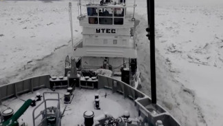 Две недели почти без сна и отдыха: на Таймыре из ледового плена освободили 4 судна