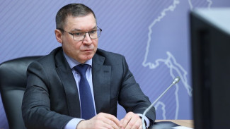 Владимир Якушев обсудил безопасность в регионах УрФО с федеральными инспекторами 