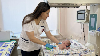 Ямальские медики с начала года выходили 250 недоношенных малышей