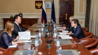 Дмитрий Артюхов провёл рабочую встречу с почётным консулом Республики Корея