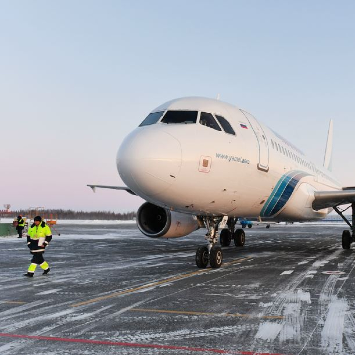 Авиакомпания «Ямал» начнет выполнять регулярные рейсы из Салехарда в  Шереметьево – Новости Салехарда и ЯНАО – Вести. Ямал. Актуальные новости  Ямала