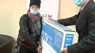 В Тазовском районе выдают подарки победителям викторины «Уютны Ямал!»