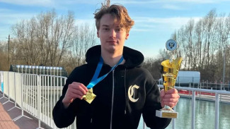 Ямалец Лев Агафонов установил рекорд России на чемпионате по зимнему плаванию