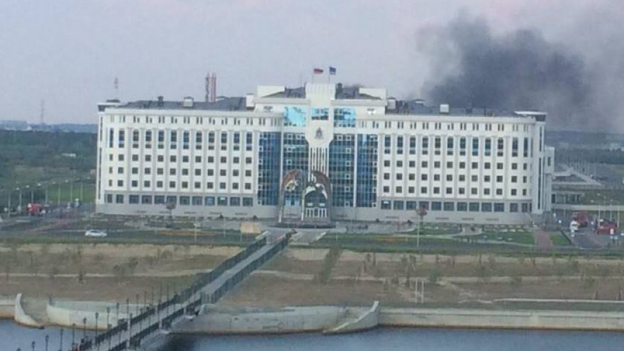 В Салехарде случился пожар на техническом объекте возле окружного Правительства