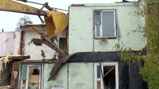 Гости из Югры приехали в Ноябрьск, чтобы разрушить деревянные дома