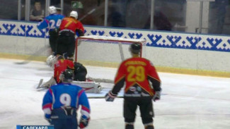 Итоги первых хоккейных матчей Кубка Губернатора Ямала в Салехарде