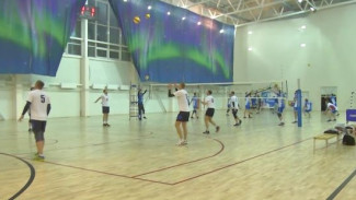 Трёхдневные баталии за звание лучшего: в Надыме завершился волейбольный турнир УрФО