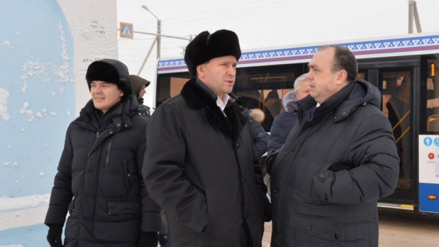 Дмитрий Кобылкин отправился с рабочим визитом в Новый Уренгой