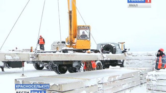 В Красноселькупе продолжается строительство взлетно-посадочной полосы