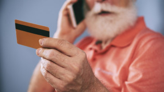 Бдительность дочери помогла пенсионеру из Ноябрьска сохранить накопления