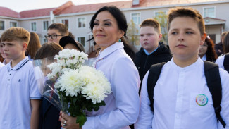 На Ямале чествуют более восьми тысяч учителей
