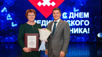 Дмитрий Артюхов встретился с медиками Ямала в честь Дня медицинского работника