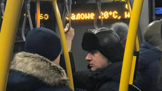 Поездка главы Салехарда Алексея Титовского в автобусе вызвала большой ажиотаж среди горожан