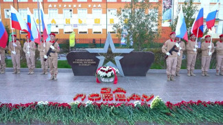 «Героям нашего времени»: в Яр-Сале открыли мемориал участникам СВО