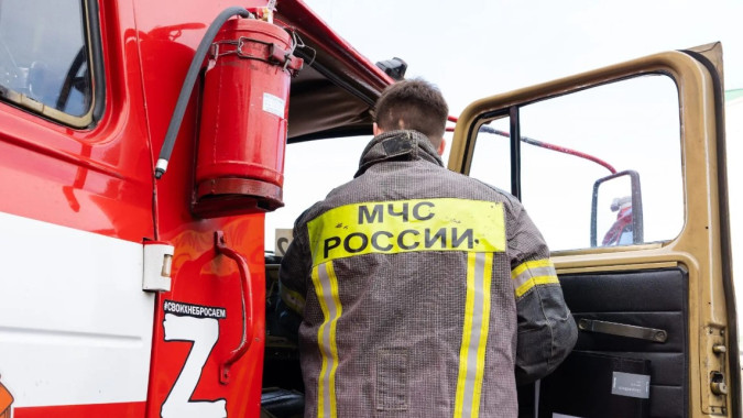 В Салехарде при пожаре в хозяйственной постройке пострадал мужчина