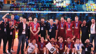Волейбольный клуб «Факел» из Нового Уренгоя одержал уверенную победу над «Новой» из Новокуйбышевска