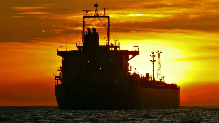 Компании хотят заставить возить нефть и газ российскими судами 