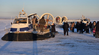 Логистический вызов: как переправиться через Обь в распутицу