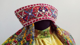 На Ямале мастерицы раскрывают секреты шитья старинных кокошников