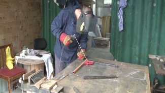 Таркосалинский мастер виртуозно освоил метод холодной ковки