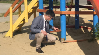 Детские площадки Салехарда проверили общественники: где выявили недочеты