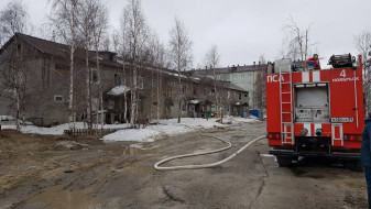 Один и тот же расселенный дом дважды тушили пожарные в Ноябрьске