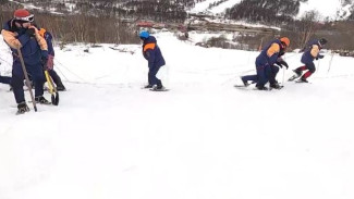 Магаданские спасатели отработали навыки поиска людей, попавших под лавину