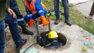 В Ноябрьске в канализационном колодце нашли труп мужчины