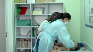 Ортопед, хирург и невролог: бригада узких специалистов обследовала жителей отдалённого посёлка Ямала