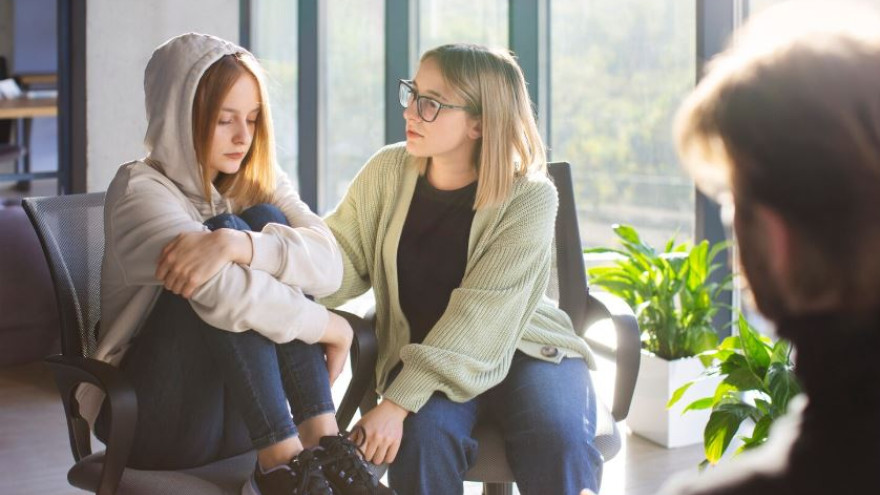 Учителей Муравленко научат выявлять пагубные зависимости у подростков