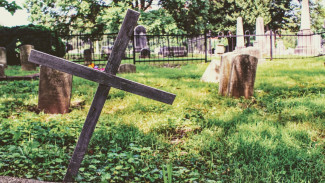 Надымская прокуратура заставила чиновников навести порядок на городском кладбище