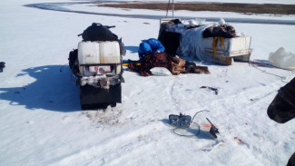 В Тазовском районе водитель снегохода не справился с управлением, есть пострадавшие