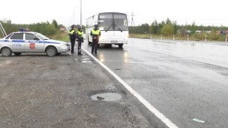 Операция «Автобус»: автоинспекторы Муравленко проверяют общественный транспорт на безопасность