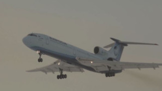 «Уходит целая эпоха»: легендарный ТУ-154 совершил последний рейс