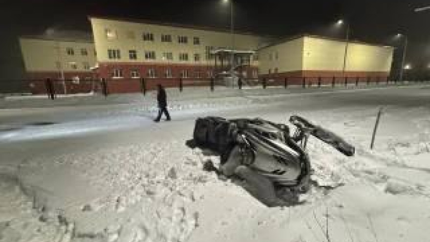 В селе Ныда водитель снегохода погиб в результате опрокидывания