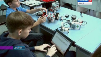 Люди и роботы нашли общий язык на окружном фестивале «Робофест» в Ноябрьске