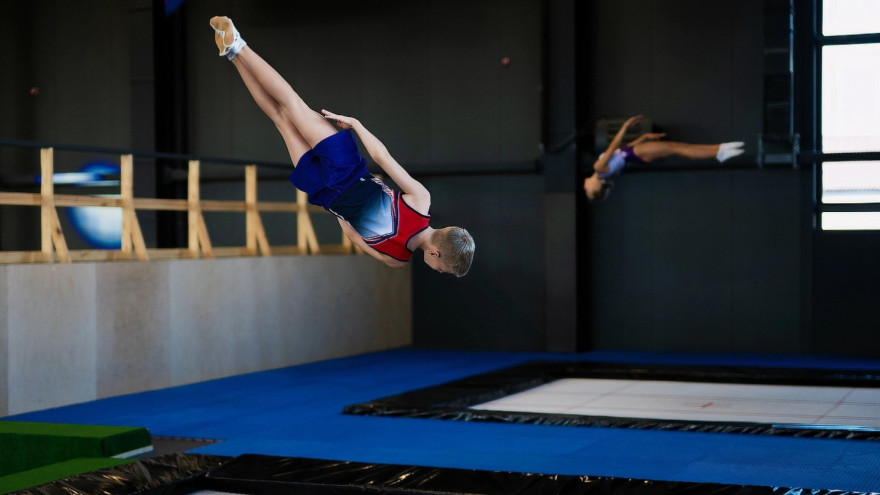 Газовая столица встречает первенство России по прыжкам на батуте