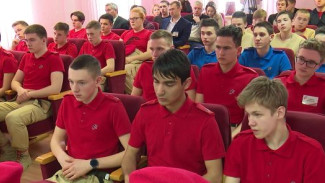 Школа молодого бойца. В столице Ямала прошел первый слёт юнармейцев