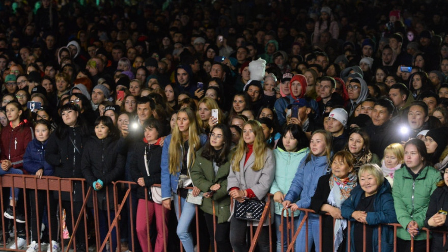 Салехардцам предлагают выбрать, кто из артистов выступит на Дне города