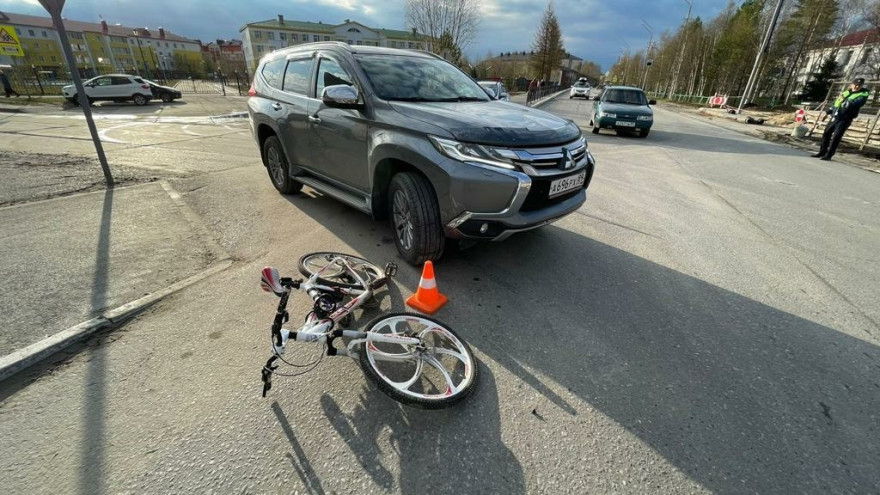 В Тарко-Сале под колеса внедорожника попал юный велосипедист 