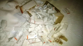 В Ноябрьске кто-то выбросил на улицу целую упаковку вакцины от гриппа