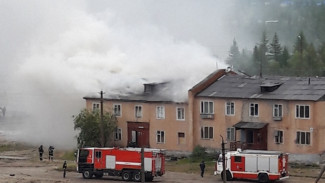 В Новом Уренгое в нежилом доме произошёл пожар